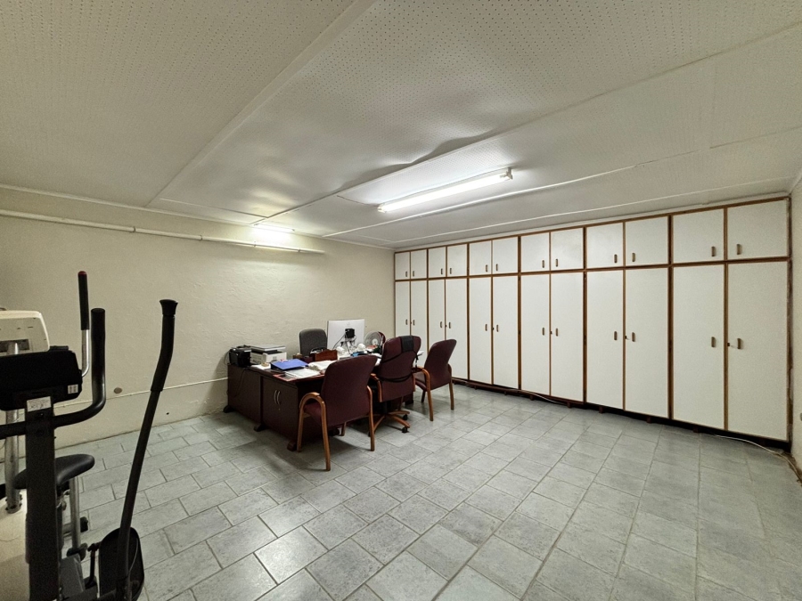 5 Bedroom Property for Sale in Flamwood North West